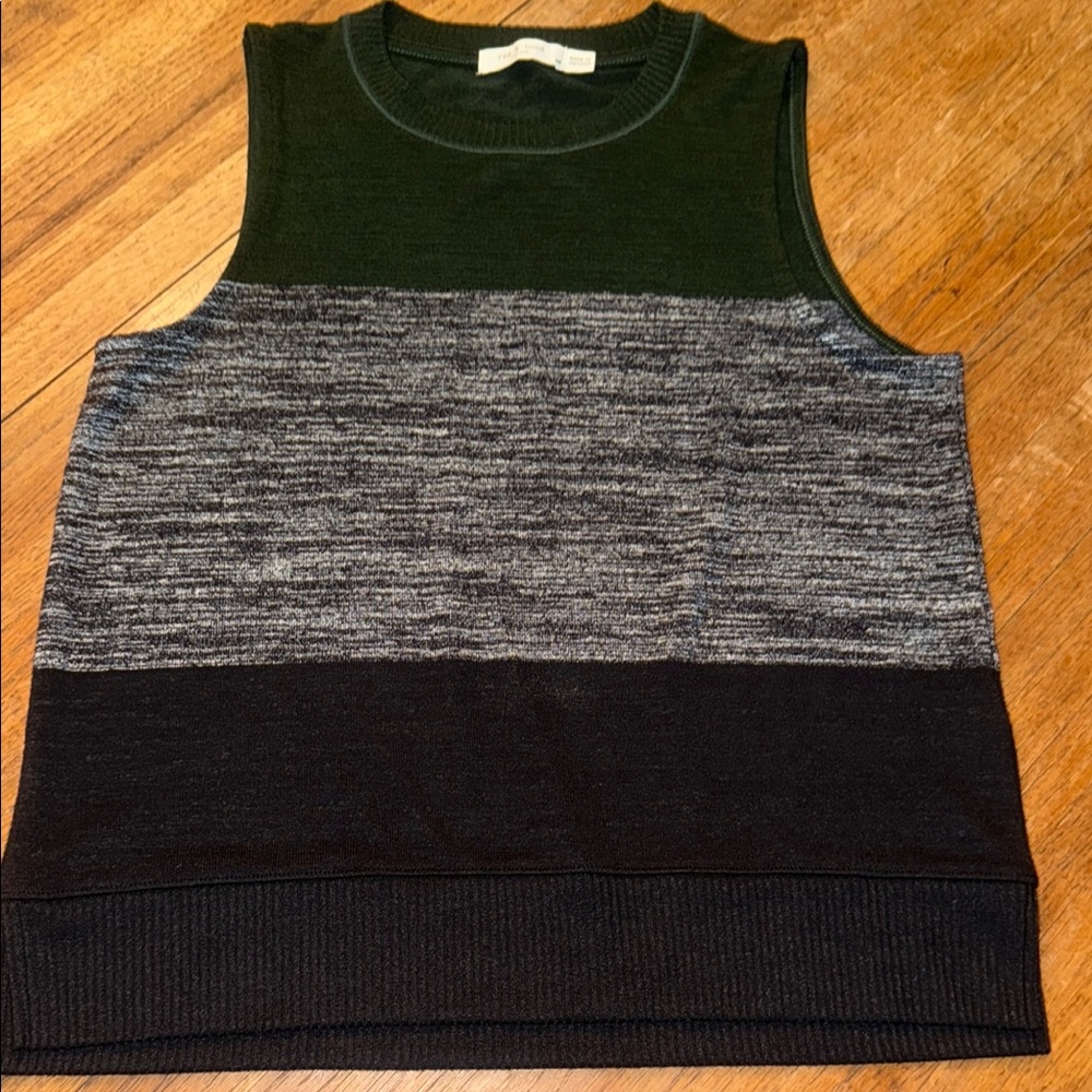 Stylish Sleeveless Colorblock Top